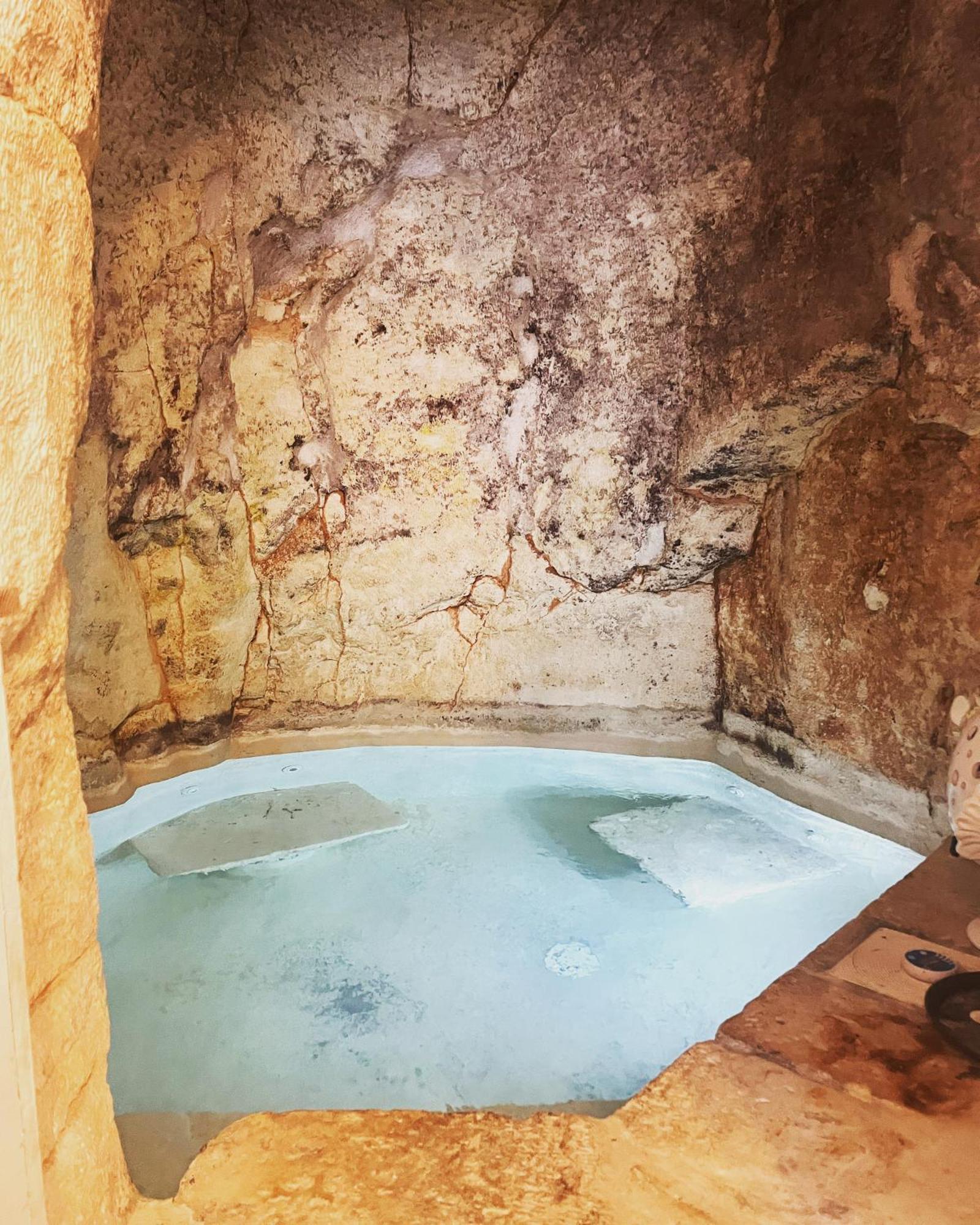Grotta Carlotta Bed & Breakfast Ostuni Exterior photo